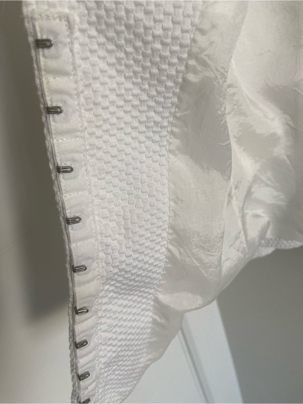 le chateau White Textured Tailored Blazer - Picture 9 of 9